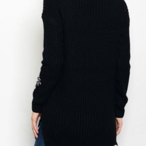 Sweaters - Chuncky knit sweater with bead detail Sweaters - Chuncky knit sweater with bead detail